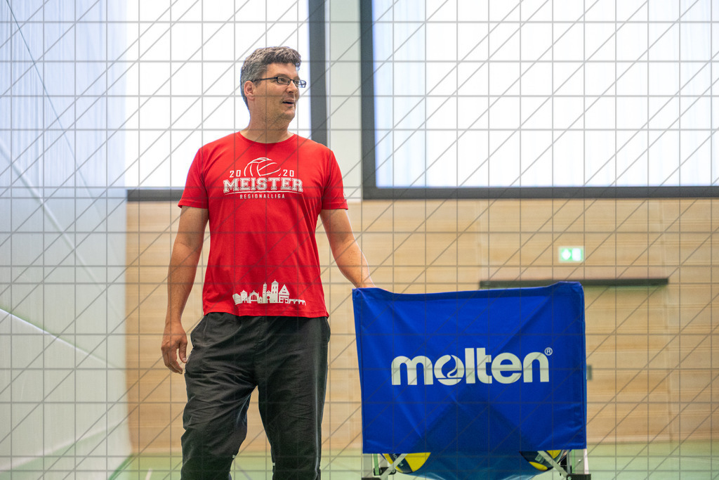 2. VBL Nord 25/26 | VC Osnabrück | Trainingsimpressionen | KRAUS Gunnar (Volleyballclub Osnabrück e.V. #HC)//  01.09.25: 2. VBL Nord 25/26 | VC Osnabrück | Trainingsimpressionen / Osnabrück / Deutschland  //   CREDIT:www.bullenfotos.de, Martin König, Hörner Weg 40, D-49078 Osnabrück, +4917663732967 // Nutzung und Weitergabe nur zu den vereinbarten Zwecken. Presseanfragen an Ersteller. Alle Rechte beim Ersteller. Honorierung nach MFM. - Realisiert mit Pictrs.com