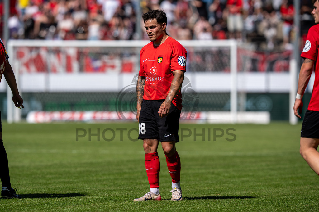 Stuttgarter Kickers vs. SG Sonnenhof Großaspach, Fussball, WFV-Pokal, Finale, 23.05.2026 | Niklas Pollex (SG Sonnenhof Großaspach, #18),Stuttgarter Kickers vs. SG Sonnenhof Großaspach, Fussball, WFV-Pokal, Finale, 23.05.2026