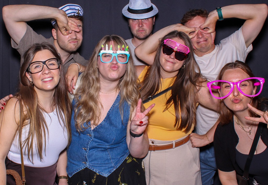 top-top.de-250628-063 | Foto, Video, Fotografie, Videografie, Fotobox, DJ, Discjockey, Musik, Musikbox, Veranstaltung, Photobooth, Amazon, Ebay, Buchtipp, Bestseller, Autor, Verlag, Buch, Wesel, Hamminkeln, NRW, Dinslaken, Rees, Drohne, Hochzeit, Party, Fotobox, Wesel, Fotograf