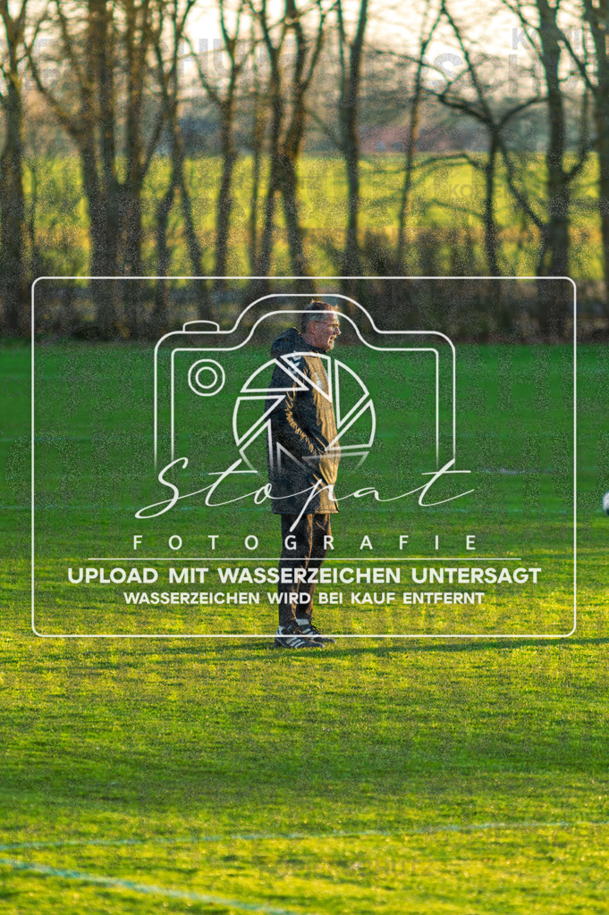 SCTSGF-1019 | Bodo Bosselmann (SC Tewel - Trainer) beim Damen Kreisliga HK/CE Spiel zwischen SG Fulde und SC Tewel auf dem Sportplatz Tewel, Tewel/Neuenkirchen (Simon Paul Stopat) - Realisiert mit Pictrs.com