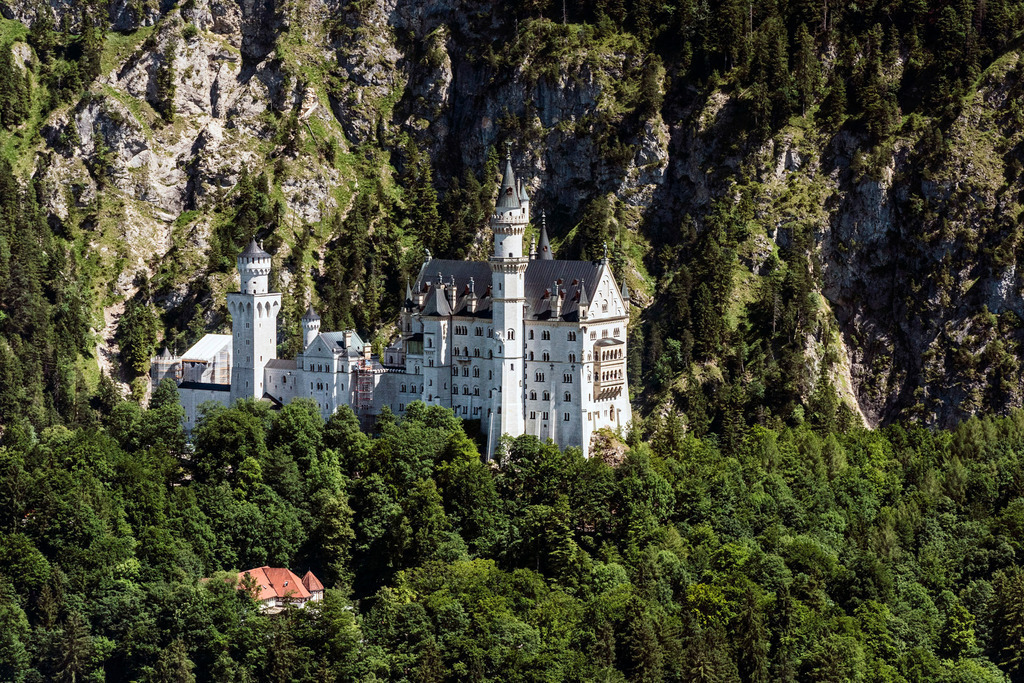 _0019231.jpg | SCHWANGAU 04.07.2017 Schloss Neuschwanstein in Schwangau im Bundesland Bayern. // Neuschwanstein castle in Schwangau in Bavaria.