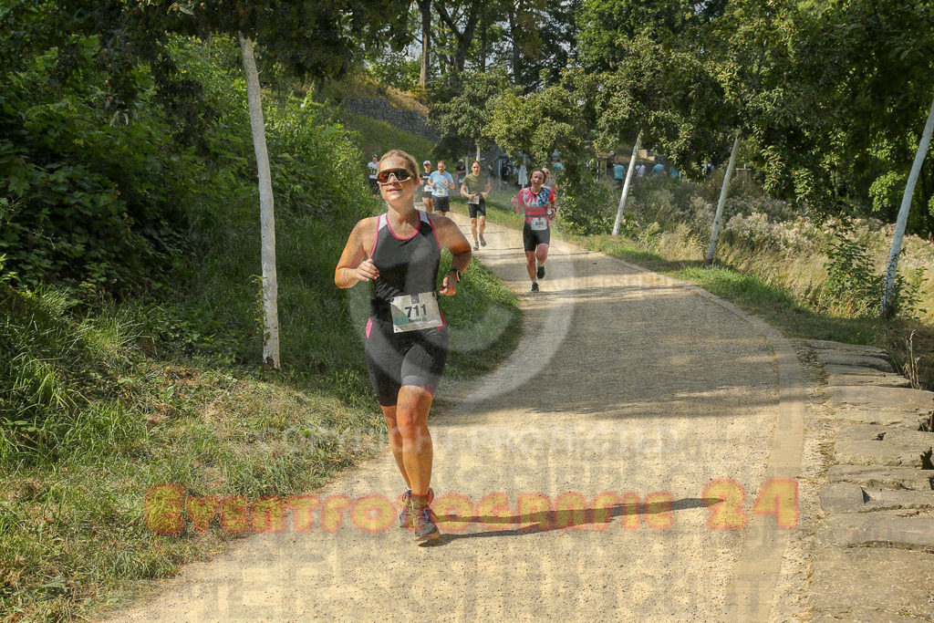 250824_1454_EX1_7977 | Sportfotografie im Rhein-Sieg Kreis, Köln, Bonn, NRW, Rheinland Pfalz, Hessen, etc. Unser Tätigkeitsfeld umfasst den Laufsport vom Volkslauf über den Marathon, Duathlon, Triathon bis zum Ultralauf wie Kölnpfad Ultra oder Schindertrail.