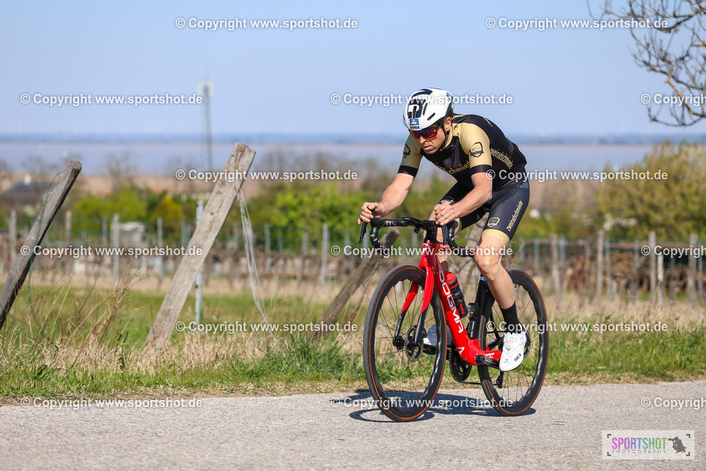 IMG_9858 | @sportshot_your_pictrs #yourpictures#roadtowm2029 #nrm #neusiedlerseeradmarathon #neusiedlersee #neusiedlerseetourismus #burgenland #mörbisch #nrm26 #burgenlandtourismus #voglundco #poweredbyburgenlandtourismus #radsport #rad #marathon #ucigranfondo #visitburgenland #ucigranfondoworldseries