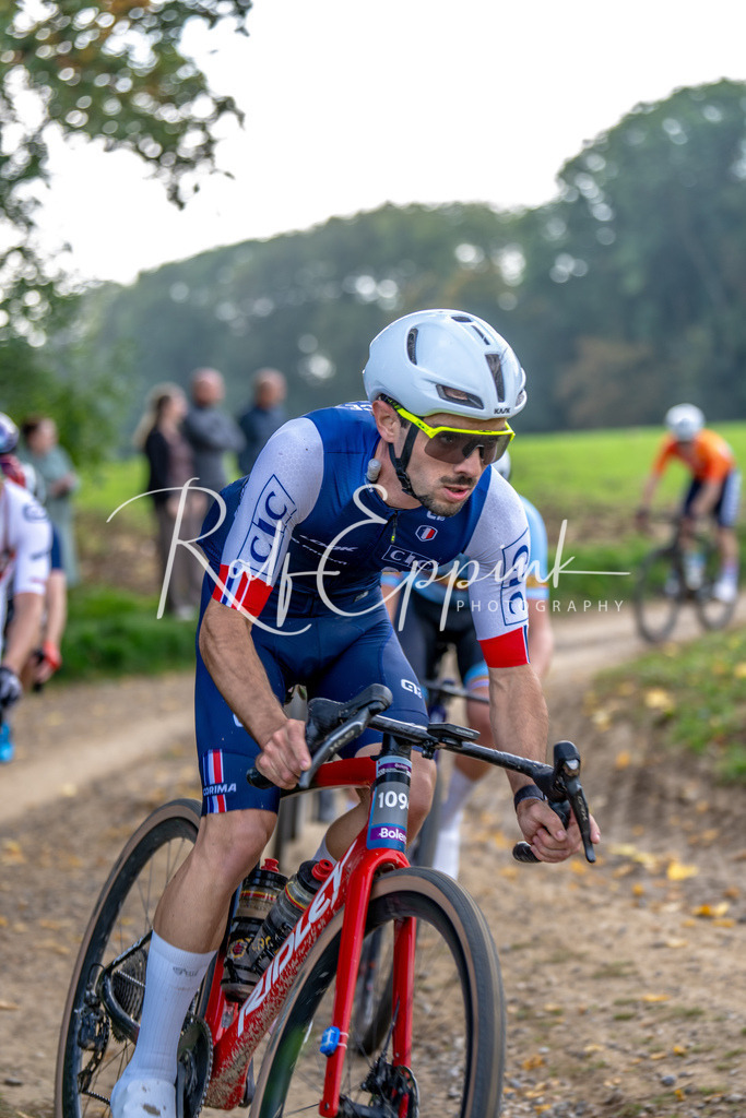 Ralf Eppink Photography 20251012_DSC02687 | Sportfotografie, Eventfotografie, Porträtfotografie, Radsport Fotograf, Triathlon Fotograf, Düsseldorf Fotograf, Köln Fotograf, Actionfotografie, Teamfotografie, Peoplefotografie, Business Portraits, Veranstaltungsfotografie, Reportagefotografie - Realisiert mit Pictrs.com