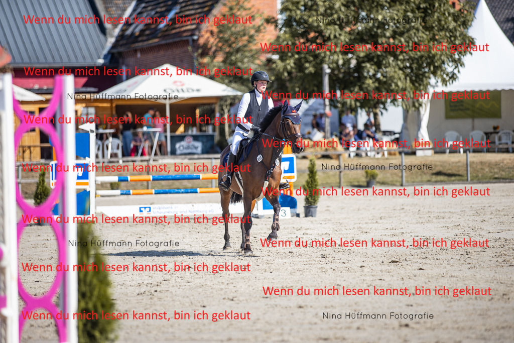 BK1A7107 | Turnierbilder Turnierfotos Nina Hüffmann Turnierfotografie Pferdefotografie Tierzeichnung Haustierzeichnung Pferdezeichnung Hundezeichnung Videograf  - Realisiert mit Pictrs.com