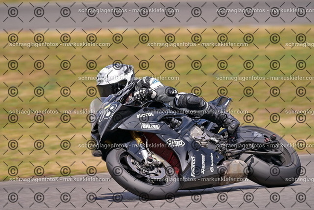 26bt05-1440 | markuskiefer.com - Realisiert mit Pictrs.com