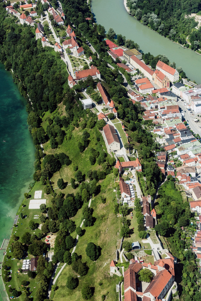 dr__0010335.jpg | BURGHAUSEN 05.07.2017 Burganlage des Schloß in Burghausen im Bundesland Bayern, Deutschland. // Castle of Schloss in Burghausen in the state Bavaria, Germany. Foto: Daniel Reiter