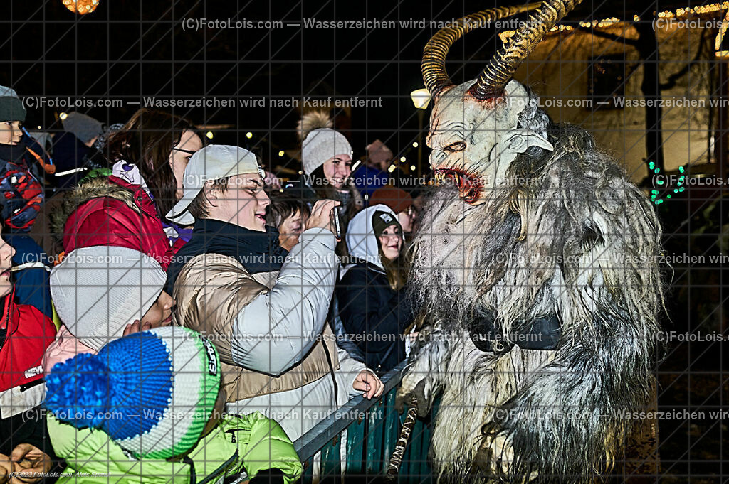 ALP5242_WIESELBURGER ADVENT_Perchtenlauf | (C)FotoLois.com, Alois Spandl, WIESELBURGER ADVENT, Perchtenlauf, So 10. Dez. 2023.