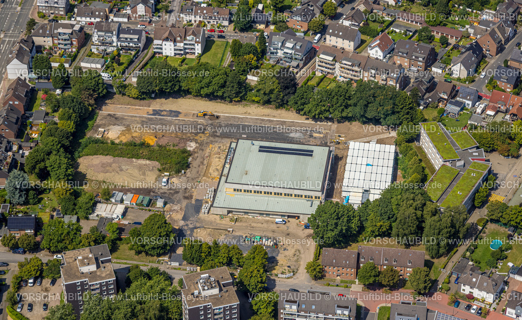 Bottrop250802932 | Luftbild, Baustelle Neustraße Ecke Westring, neue Mehrzwecksporthalle auf ehemaligem Sportplatz, Süd-West, Bottrop, Ruhrgebiet, Nordrhein-Westfalen, Deutschland