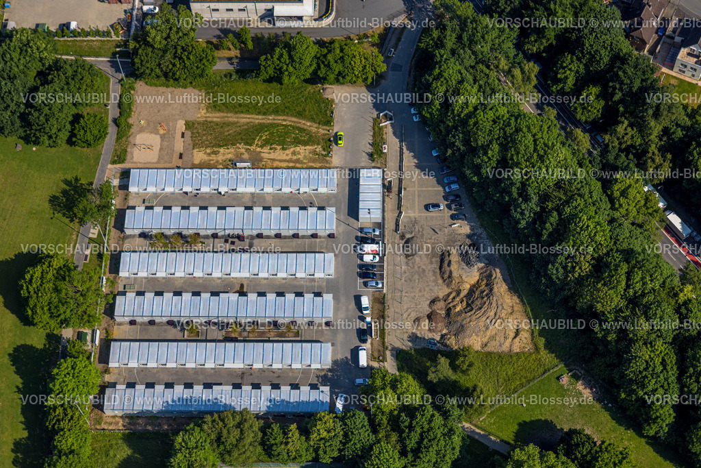 Bochum250600272 | Luftbild, Containerdorf Flüchtlingsheim Spielplatz auf der Heide, Steinkuhlstraße, Altenbochum, Bochum, Ruhrgebiet, Nordrhein-Westfalen, Deutschland