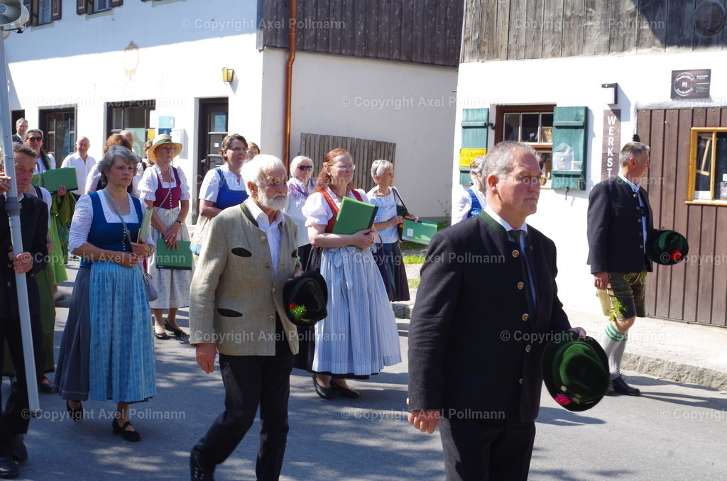 IMGP3696 | fotografiert von Axel PollmannLeonhardi Wallfahrt Benediktbeuern und Murnau, Fronleichnam, Fasching, Landschaft im Loisachtal und Benediktbeuern  - Realisiert mit Pictrs.com
