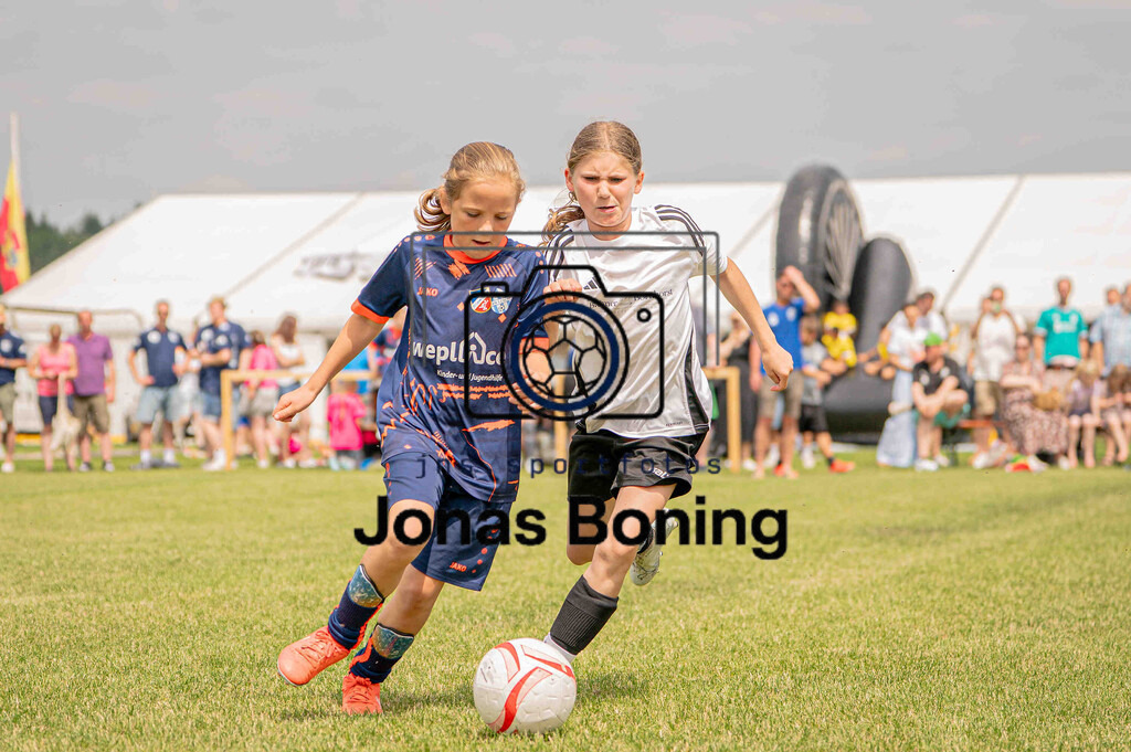 Fußball I E-Junioren I Saison 2025-2026 I OM-Cup Lüsche I Sonntag  I 23479 | jns.sportfotos - Realisiert mit Pictrs.com