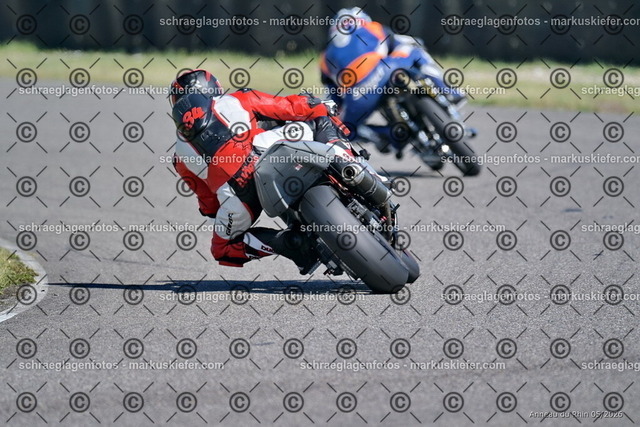 26BT01-0367 | markuskiefer.com - Realisiert mit Pictrs.com