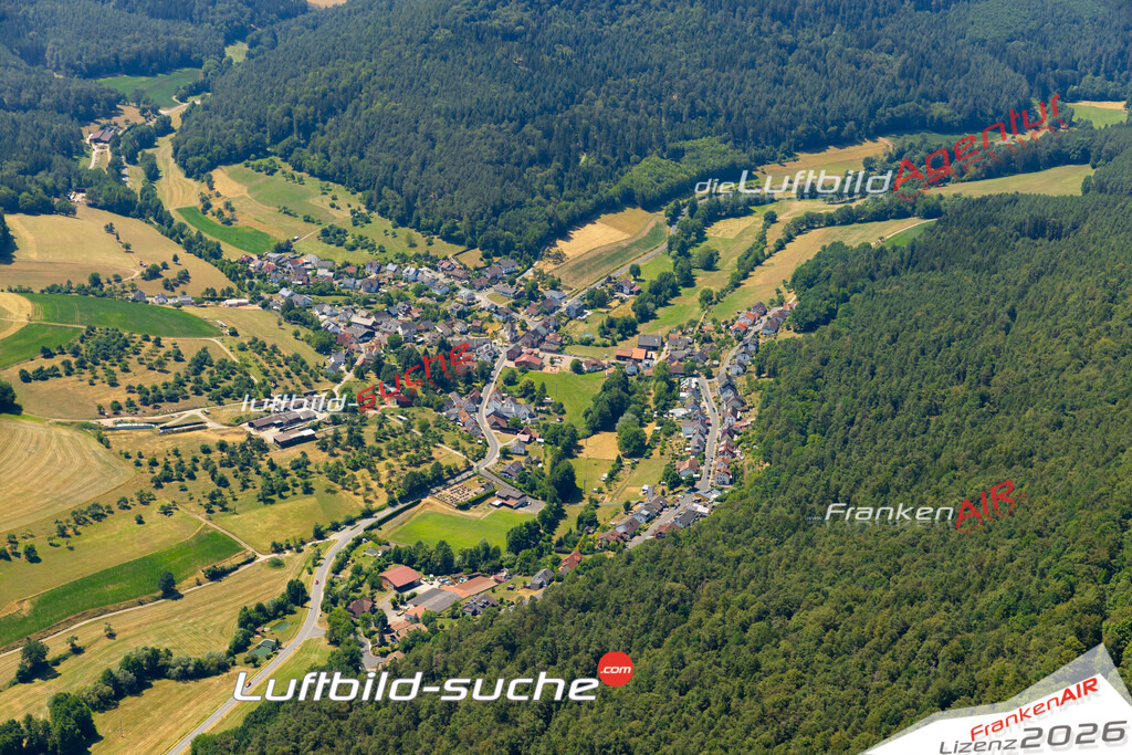 Das Luftbild zeigt : Weckbach Weilbach - Die Luftaufnahme wurde 2023 vom UL-Flugzeug aus erstellt ( keine Drohne ) - Hochauflösende Luftaufnahme - Für grossformatige Ausdrucke geeignet. Die Geschenkidee !Mit Lizenz und Bildrechte bestellbar