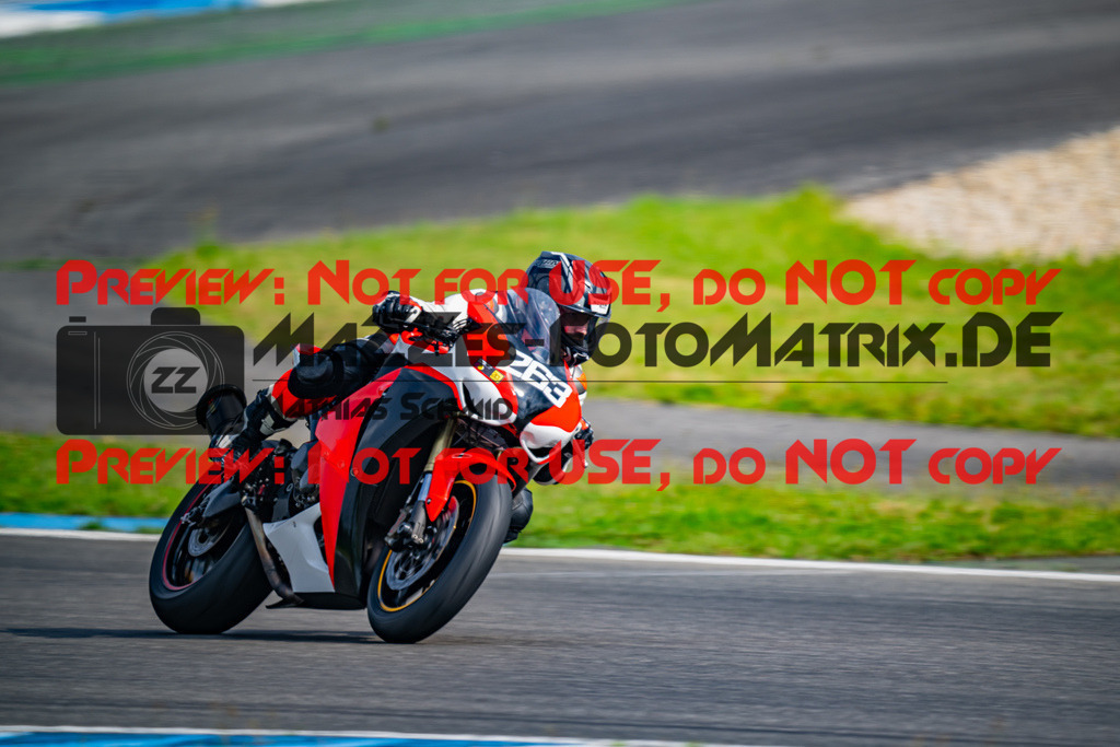 MaZZes_FotoMatrix_240702_6007705_2-75 | GELB