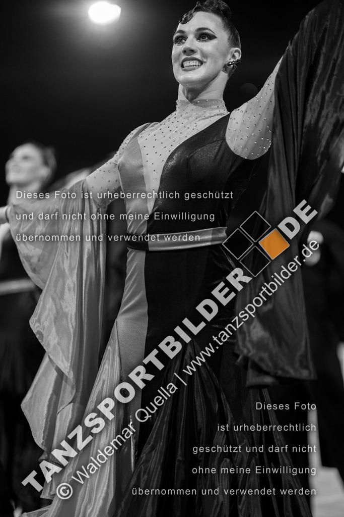 20251206-04071 | Hier finden Sie Tanz Bilder vom Latein und Standard Formationen tanzen. Sportbilder vom Tanzsport. Schöne Fotos und von Weltmeisterschaft, Europameisterschaft, Bundesliga, Regionalliga, Oberliga und Landesliga sowie von GOC Stuttgart, DanceComp, WM Bremen