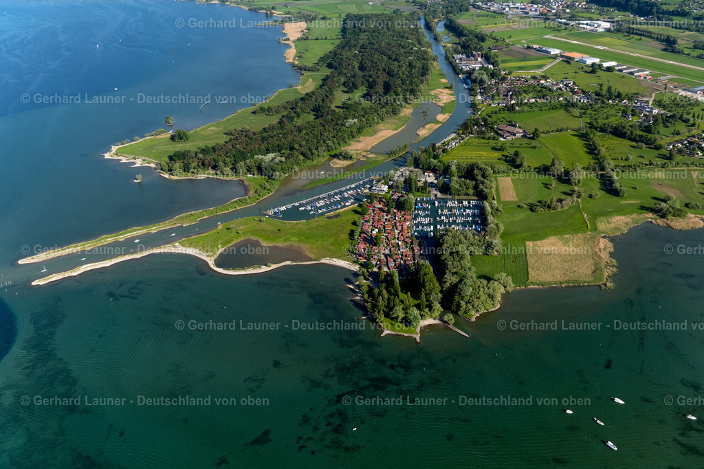 4028308 | GAIßAU 17.05.2020 Uferbereiche entlang der Fluß- Mündung Alter Rhein in den Bodensee in Gaißau in Vorarlberg, Österreich. // Riparian areas along the Alter Rhein river estuary in Lake Constance in Gaissau in Vorarlberg, Austria. Foto: Gerhard Launer