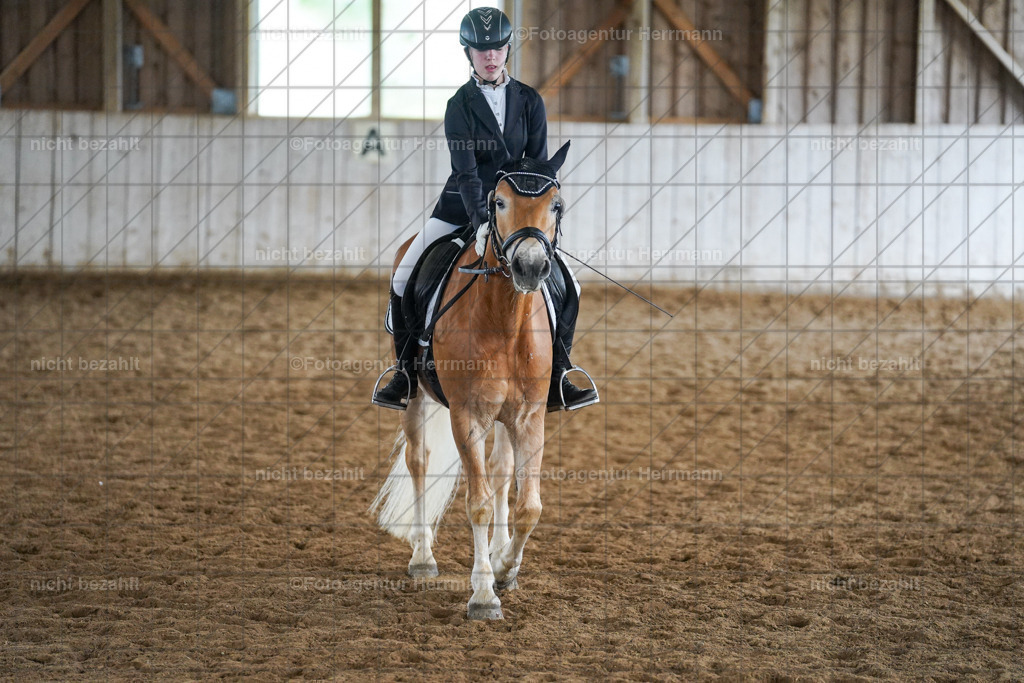 20230520-FAH05263 | Frühjahrsturnier, Landsberg am Lech, 2023, Reitclub Landsberg, Turnierbilder, Fotos Turnier Landsberg, Fotoagentur Herrmann, Turnierfotografen Bayern, Reitsport Fotograf, Pferde Fotograf