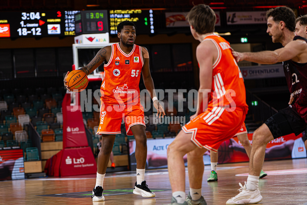 Basketball I Herren I Saison 2025-2026 I ProB Nord I 21. Spieltag I Rasta Vechta II - Iserlohn Kangaroos I 3004 | Joel Moketo Lungelu (55, RASTA Vechta II) - Realisiert mit Pictrs.com