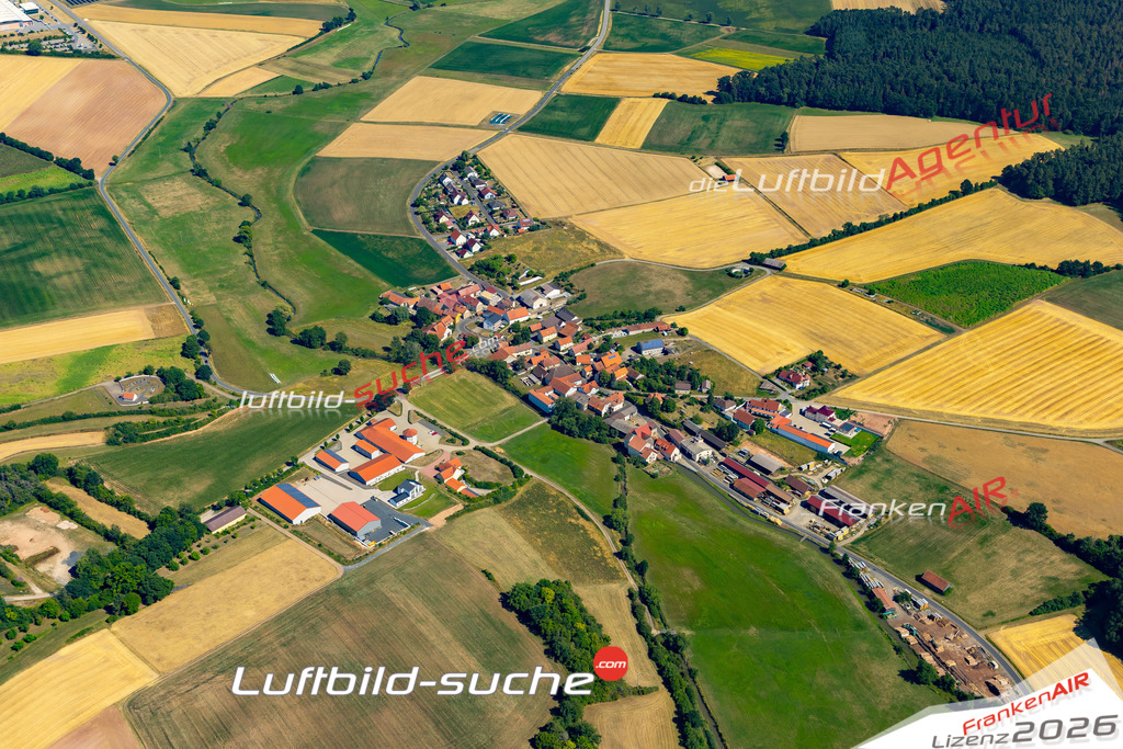 Die Luftaufnahme Frickendorf - Ebern wurde 2022 vom Flugzeug aus (keine Drohne) erstellt. Hohe Auflösung -für große Poster und Wandbilder geeignet - Garantiert!