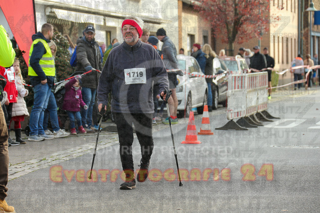 221127_1116_EX1_1637 | Sportfotografie im Rhein-Sieg Kreis, Köln, Bonn, NRW, Rheinland Pfalz, Hessen, etc. Unser Tätigkeitsfeld umfasst den Laufsport vom Volkslauf über den Marathon, Duathlon, Triathon bis zum Ultralauf wie Kölnpfad Ultra oder Schindertrail.
