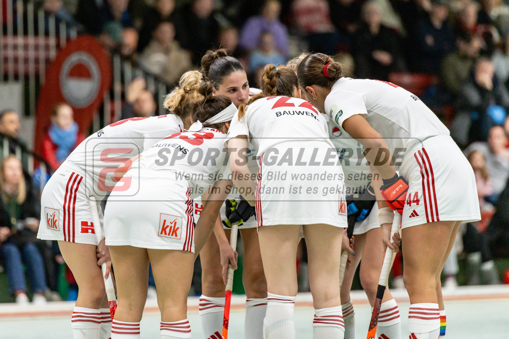 SFE_20250112_0102 | Köln, Deutschland, 12.01.2025:  ßHockey 1. Bundesliga Damen Rot-Weiss Köln - Schwarz-Weiß Köln im KTHC Stadion Rot-Weiss Köln Tennis and Hockey Club am 12.01.2025 in Köln, Deutschland. (Foto von Stephan Fehrmann)Köln, Germany, 12.01.2025: ßHockey 1. Bundesliga Damen Rot-Weiss Köln - Schwarz-Weiß Köln in KTHC Stadion Rot-Weiss Köln Tennis and Hockey Club at 12.01.2025 in Köln, Deutschland. (Foto from Stephan Fehrmann)