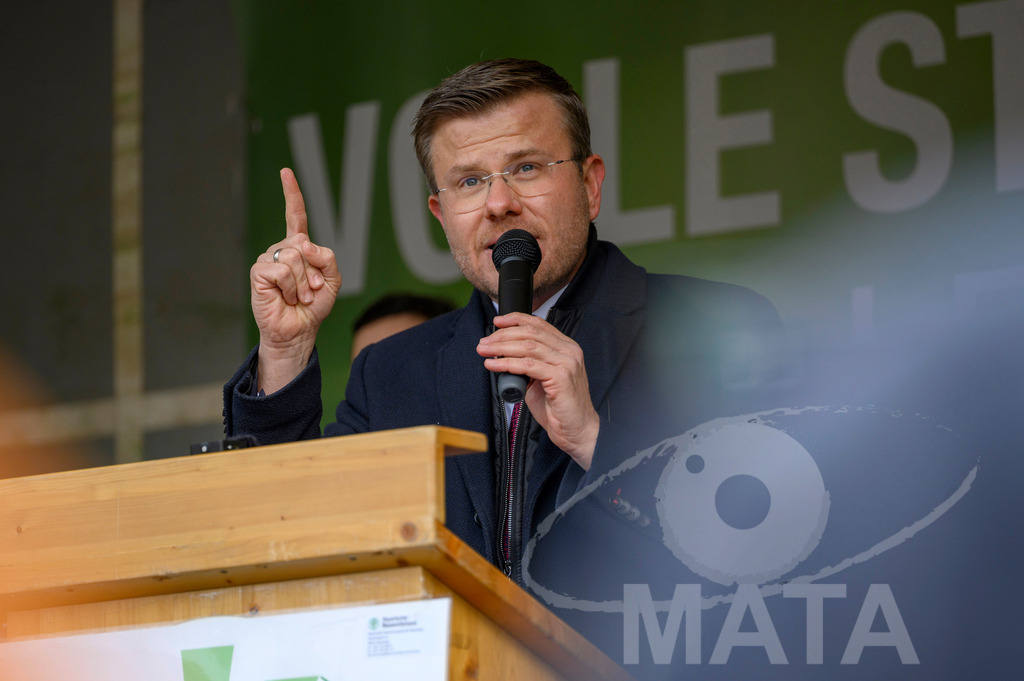 _DWA4522 | Oberbürgermeister Nürnberg, Marcus König bei Bauerndemo gegen Agrarpolitik der Bundesregierung  auf dem Straße Obstmarkt und Hauptmarkt . Nürnberg, 08.01.2024 - Realisiert mit Pictrs.com