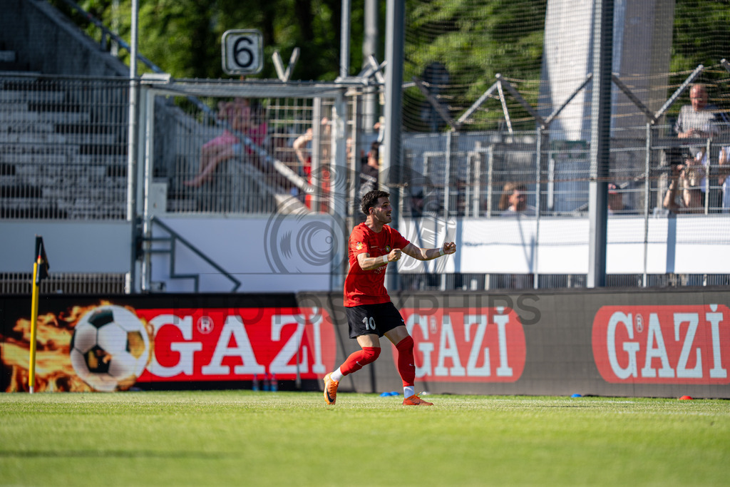 Stuttgarter Kickers vs. SG Sonnenhof Großaspach, Fussball, WFV-Pokal, Finale, 23.05.2026 | Mert Tasdelen (SG Sonnenhof Großaspach, #10) jubelt mit seinem Team nach dem Treffer zum 1:3,Stuttgarter Kickers vs. SG Sonnenhof Großaspach, Fussball, WFV-Pokal, Finale, 23.05.2026