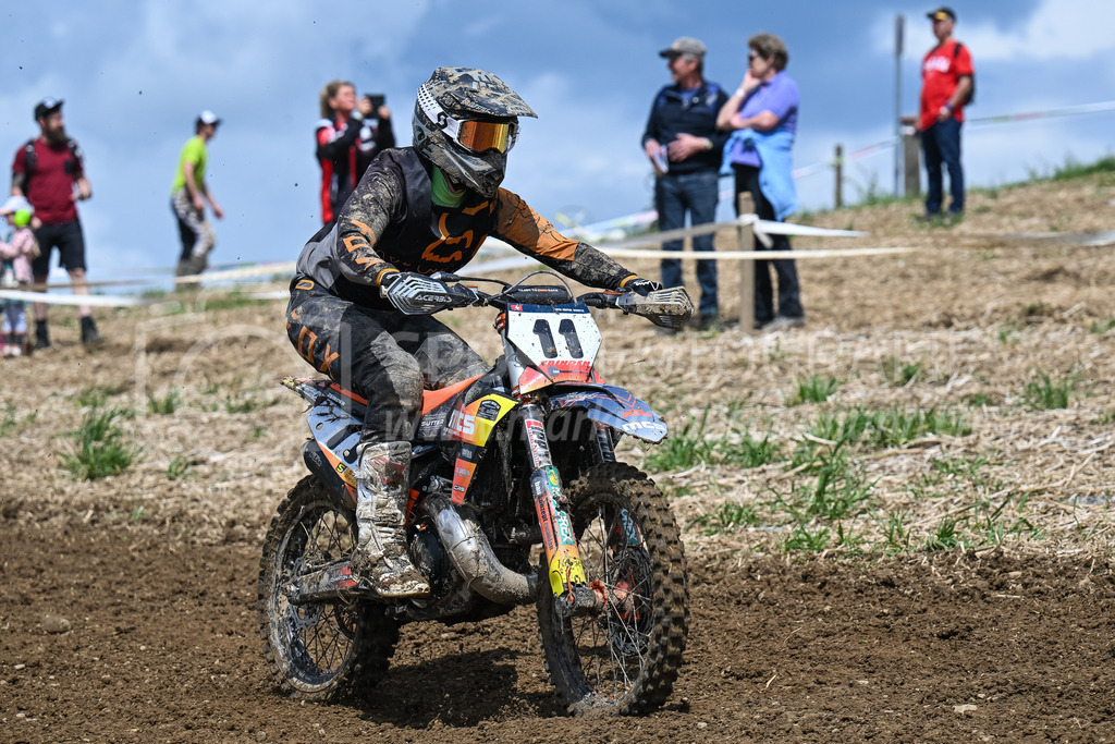 Motocross Schlatt bei Winterthur - 29. April 2023 | #11 Zbinden Cedric aus Wengi (CH) auf KTM in der Kategorie MX2 am Motocross Schlatt bei Winterthur, 29. April 2023.
Instagram: @mx_schlatt | @mc_wila | @sam_schweiz
Bild: Sportfotografie Markus Aeschimann | www.markus-aeschimann.ch - Realisiert mit Pictrs.com