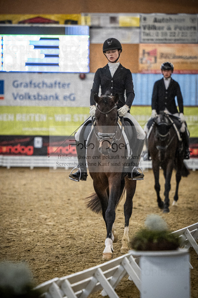DOS_1183 | Entdecke hochwertige Reitturnierfotos von Foto Oger. Professionell, emotional und authentisch – jetzt Lieblingsmomente im Shop bestellen.Deutschlandweite Turnierfotografie. - Realisiert mit Pictrs.com