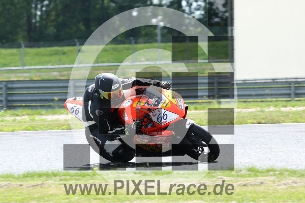 0066-20240622_12283 | Schöne Erinnerungen an spannende Momente - das festzuhalten ist unser Job. PIXELrace.de ist seit 2003 auf den Rennstrecken Europas unterwegs um die Action draußen beim Fahren und die wunderbare Stimmung imm Fahrerlager für euch einzufangen.