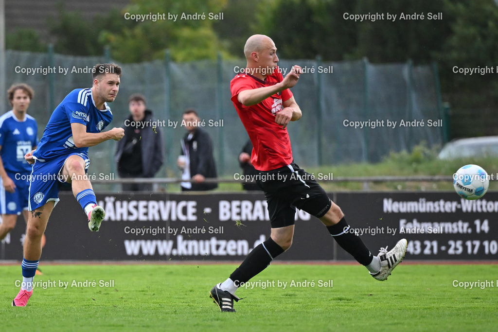 TuS Nortorf vs TSV Kropp | Alexander Gerst (Nortorf #7) vs Lars Brand (Kropp #5) / Fußball-Landesliga Schleswig Männer 2026/2027 / TuS Nortorf vs TSV Kropp / TuS Arena / Nortorf / 29.08.26 - Realisiert mit Pictrs.com