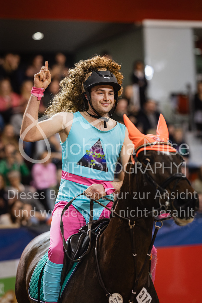 240113_Münster_Kostümspringen-380 | Deine schönsten Turniermomente als professionelle Fotos! Entdecke hochwertige Pferdesport-Fotografie im Online-Shop. Jetzt Fotos finden & bestellen!