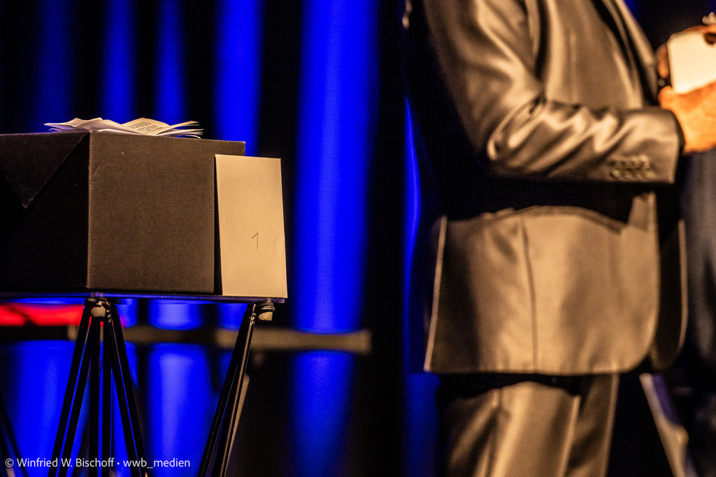 wwb-2412-0251 | <Fotografie> <Video> <Film> <Winfried Bischoff> - Realisiert mit Pictrs.com