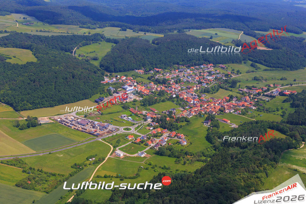 Luftbild von Oberschleichach Oberaurach - Luftaufnahme wurde 2016 von https://frankenair.de mittels Flugzeug (keine Drohne) erstellt - die Geschenkidee