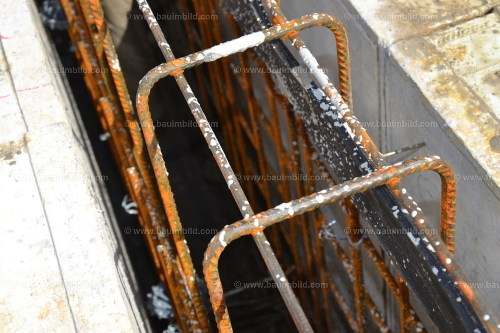 bib-lg04-betonarbeiten-0173 | Nach LV-Leistungsgruppen sortierte Detailfotos über den Bau eines Hauses. Alle Hausbau-Bilder direkt vom Urheber und Autor der Website Haus-Selber-Bauen.com