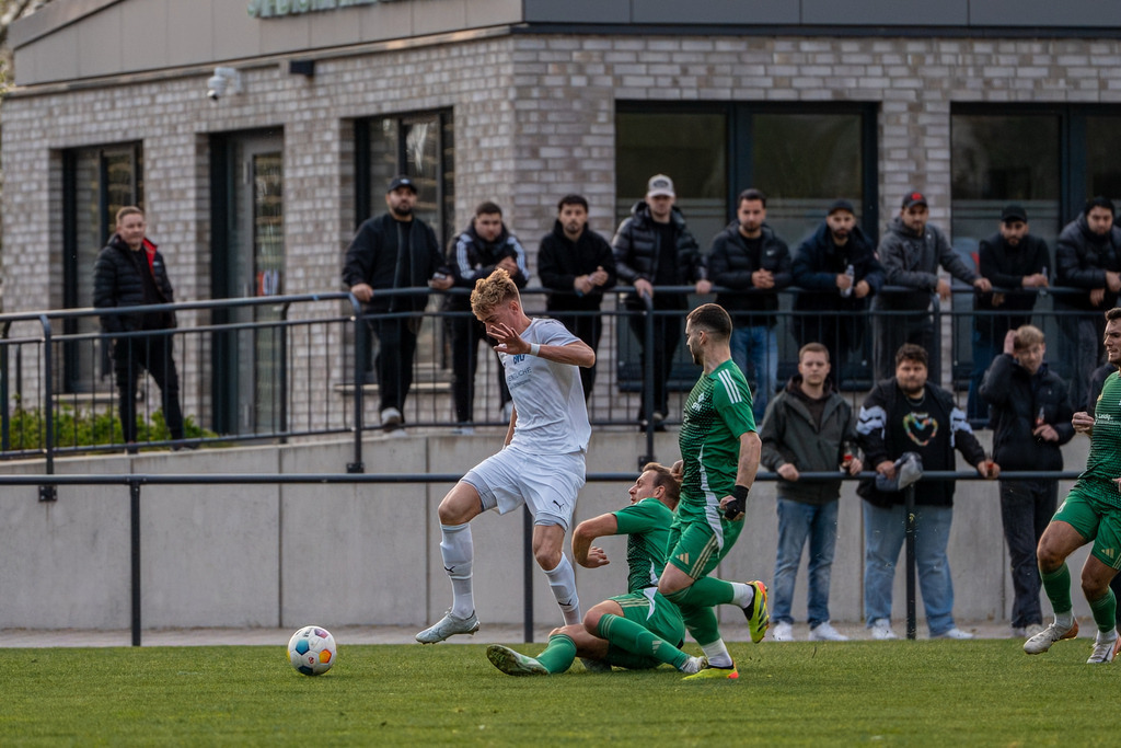 Fußball I Herren I Saison 2025-2026 I Landesliga Weser-Ems I 23. Spieltag I SFN Vechta - BW Lohne II I 00191 | jns.sportfotos - Realisiert mit Pictrs.com