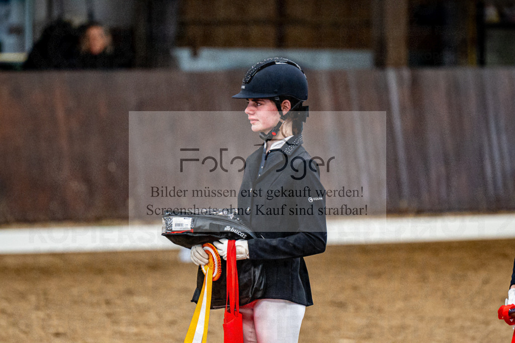 20240310-DOS_1196 | Entdecke hochwertige Reitturnierfotos von Foto Oger. Professionell, emotional und authentisch – jetzt Lieblingsmomente im Shop bestellen.Deutschlandweite Turnierfotografie. - Realisiert mit Pictrs.com