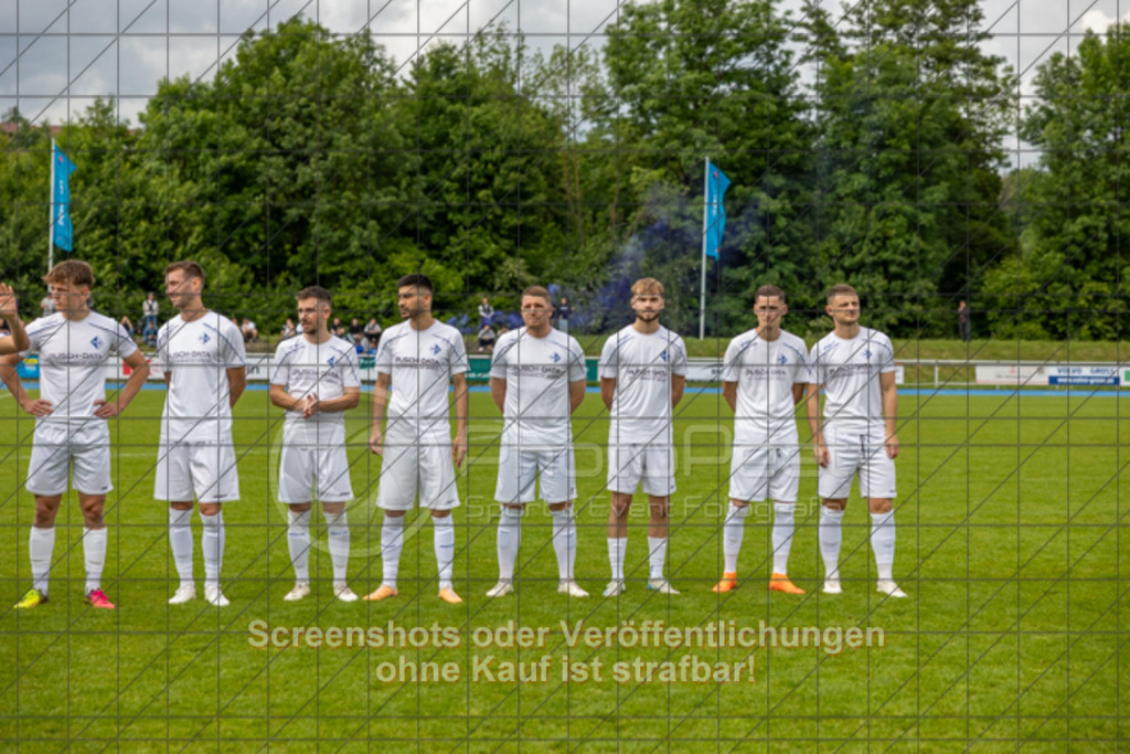 20250529_162813_0022 | #,  VfL Kirchheim (blau) vs. 1.FC Eislingen (weiß), Fußball, Bezirkspokal Finale - Bezirk Neckar/Fils, 2024/2025, Rasenplatz VfL Stadion Kirchheim, Jesinger Straße 105, 73230 Kirchheim, 29.05.2025 - 16:30 Uhr,Foto: PhotoPeet-Sportfotografie/Peter Harich