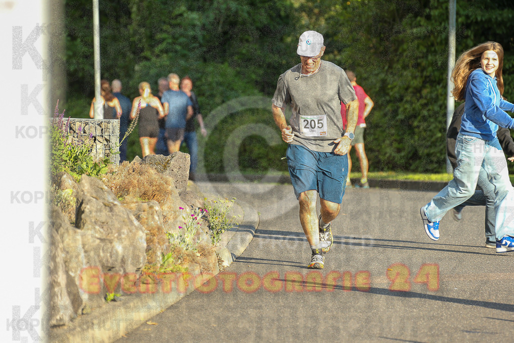 250801_1921_EX1_7722 | Sportfotografie im Rhein-Sieg Kreis, Köln, Bonn, NRW, Rheinland Pfalz, Hessen, etc. Unser Tätigkeitsfeld umfasst den Laufsport vom Volkslauf über den Marathon, Duathlon, Triathon bis zum Ultralauf wie Kölnpfad Ultra oder Schindertrail.