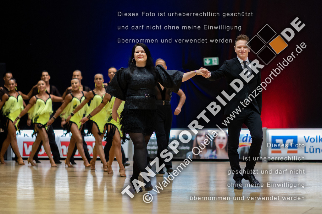 20230114-10090 | Hier finden Sie Tanz Bilder vom Latein und Standard Formationen tanzen. Sportbilder vom Tanzsport. Schöne Fotos und von Weltmeisterschaft, Europameisterschaft, Bundesliga, Regionalliga, Oberliga und Landesliga sowie von GOC Stuttgart, DanceComp, WM Bremen