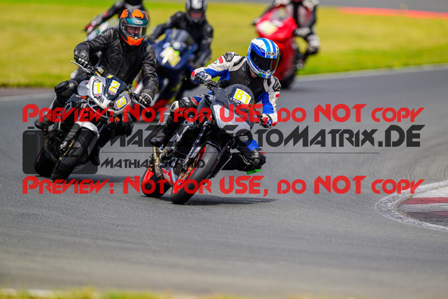 MaZZes_FotoMatrix_240724_6007705_8615 | GELB