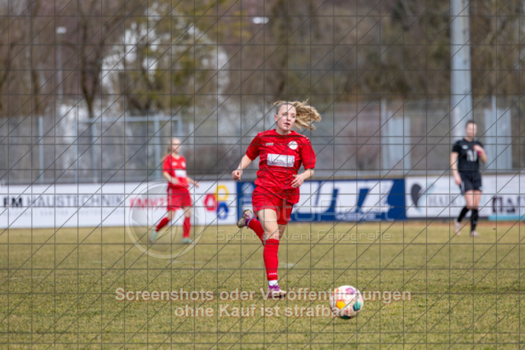 20250223_131329_0075 | #,1.FC Donzdorf (rot) vs. TSV Tettnang (schwarz), Fussball, Frauen-WFV-Pokal Achtelfinale, Saison 2024/2025, Rasenplatz Lautertal Stadion, Süßener Straße 16, 73072 Donzdorf, 23.02.2025 - 13:00 Uhr,Foto: PhotoPeet-Sportfotografie/Peter Harich