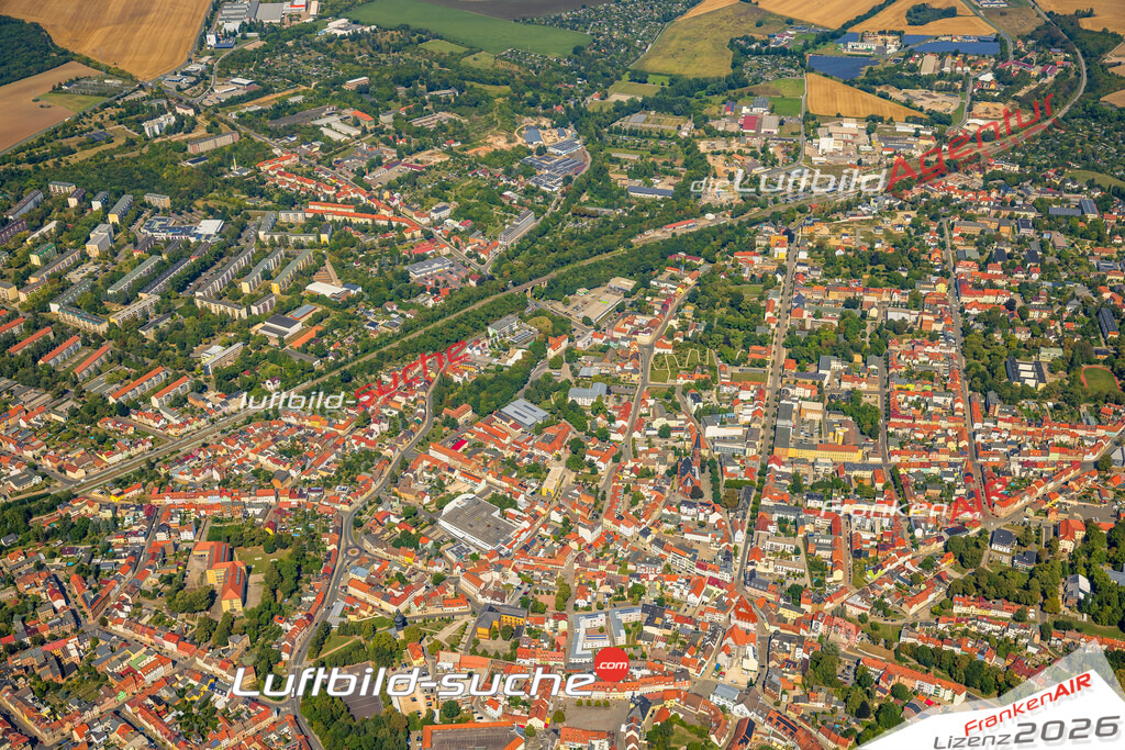 Bild der Stadt Apolda - Die Luftaufnahme wurde 2025 vom UL-Flugzeug heraus erstellt ( keine Drohne ) - Hochauflösende Luftaufnahme - für professionelle Ausdrucke geeignet. Die Geschenkidee !Hier alle&nbsp;Infos zur Lizenzierung der LuftaufnahmeWir fliegen auch dieses Jahr wieder in Ihre Region um Luftbilder zu erstellen.- Luftbild anfragen