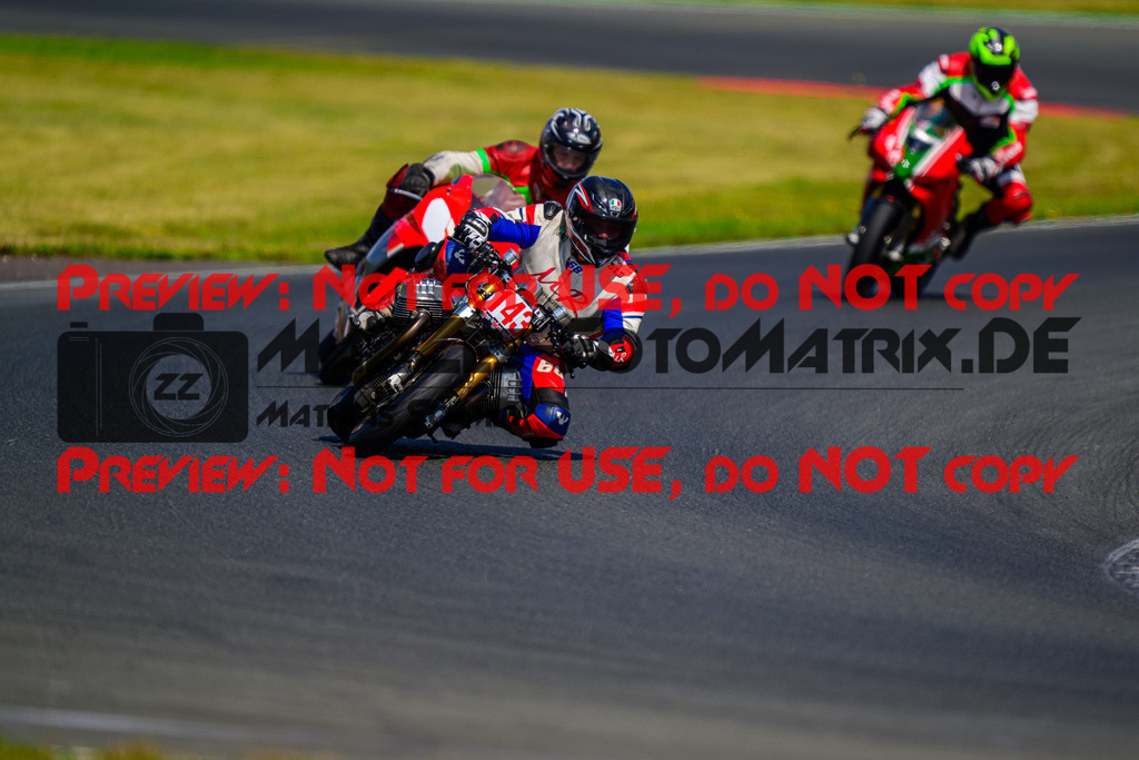 MaZZes_FotoMatrix_240725_6007705_9791 | ROT