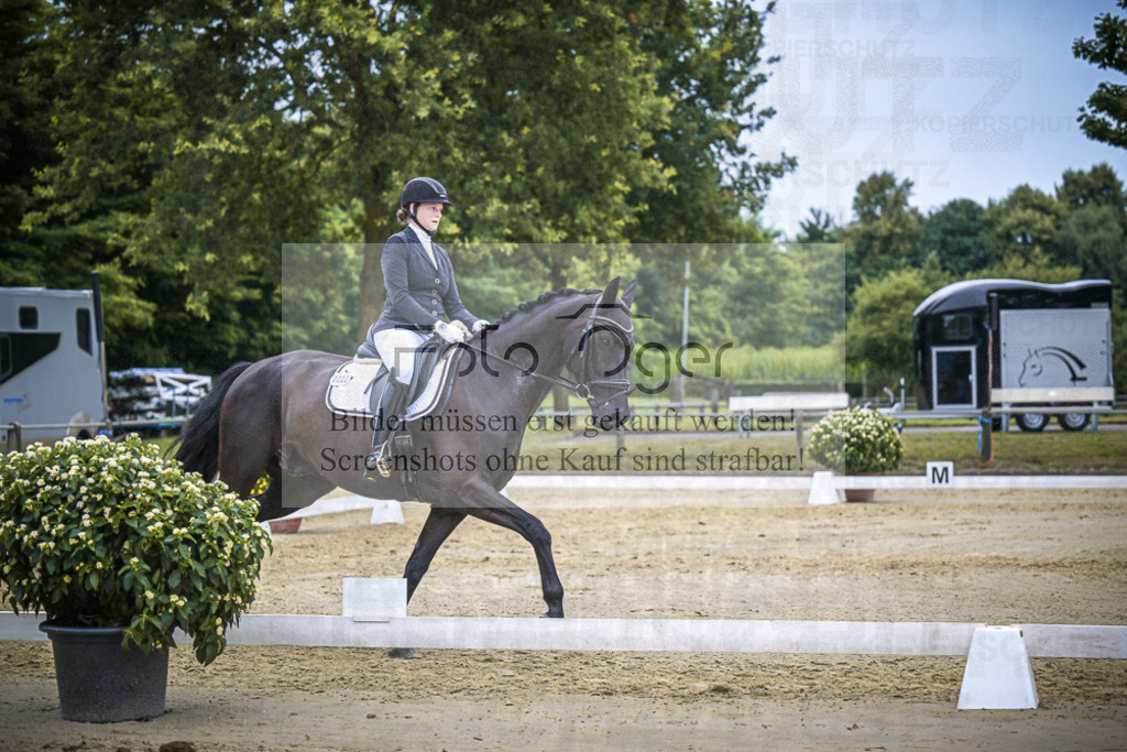 DOS_4978 | Entdecke hochwertige Reitturnierfotos von Foto Oger. Professionell, emotional und authentisch – jetzt Lieblingsmomente im Shop bestellen.Deutschlandweite Turnierfotografie. - Realisiert mit Pictrs.com