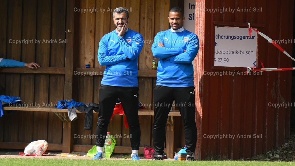 SSG Rot-Schwarz Kiel vs Inter Türkspor Kiel | Trainer Abdulselam Yilmaz (Inter) &amp; Co-Trainer Emanuel Amoako (Inter) / Fußball-Landesliga Schleswig Männer 2024/2025 / SSG Rot-Schwarz Kiel vs Inter Türkspor Kiel / Sportplatz Meimersdorf / Kiel / 24.05.25 - Realisiert mit Pictrs.com