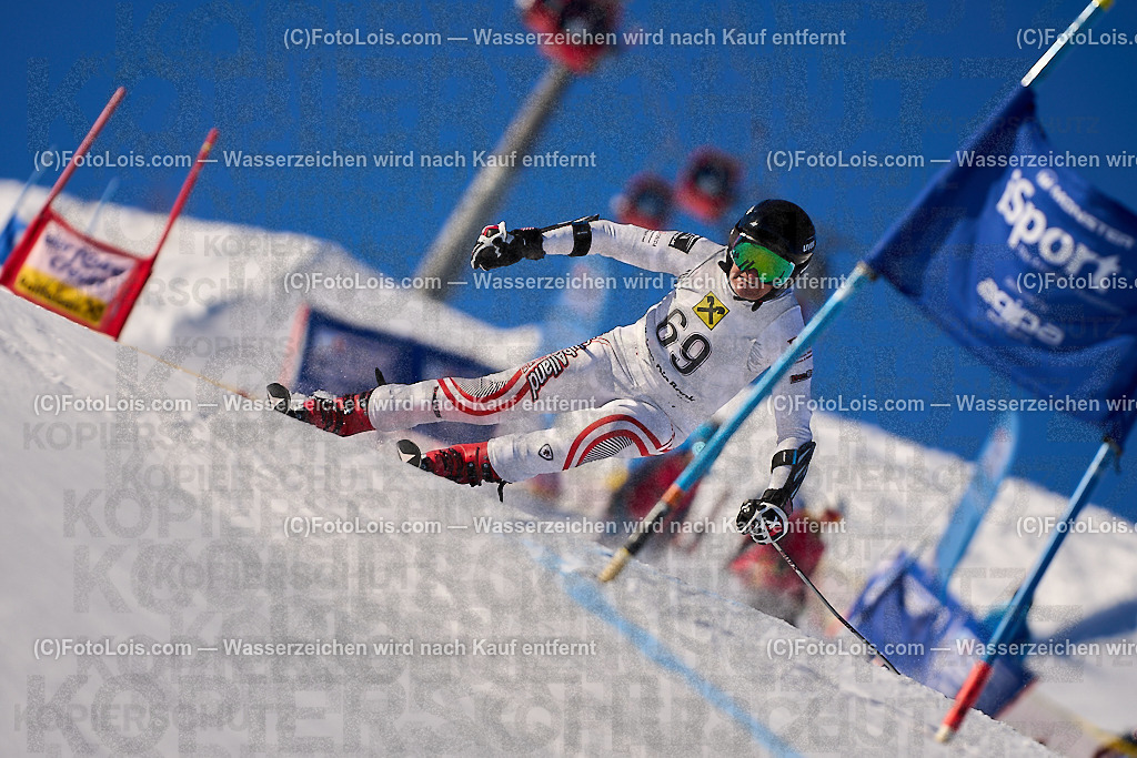 ALP2891_MASTERS-Cup_GS-B Herrn_Lavnick Paul | (C)FotoLois.com, Alois Spandl. FIS Masters-Cup Wildschönau, Giant Slalom auf der Piste Schatzberg GS, Siegerehrung auf dem Dorfplatz Niederau, Sa 13. Januar 2024.