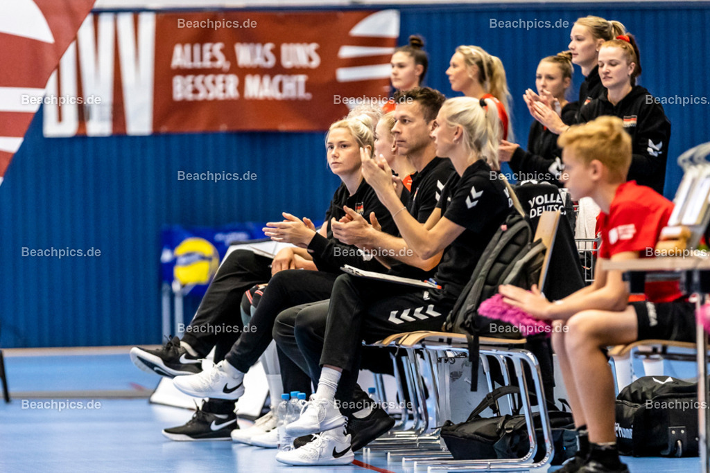 2022-00063320-Testspiel-Deutschland-Brasilien | Jubel Ersatzbank Deutschland, 17.09.2022; Berlin Foto: Gerold Rebsch - www.beachpics.de

