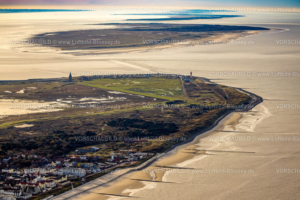 Friesland251106359Wangerooge | Luftbild, Wangerooge Westseite und Neuer Leuchtturm, Westturm mit DJH Jugendherberge Wangerooge, Strand und Hotelanlagen, Dünen und Friedhof, Wangerooge, Norddeutschland, Ostfriesland, Niedersachsen, Deutschland